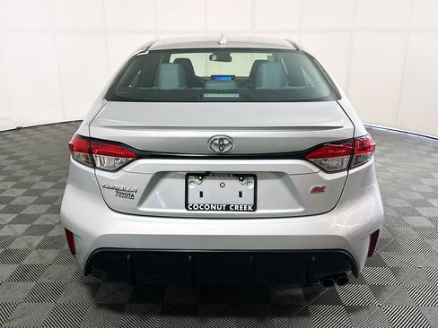 Used 2025 Toyota Corolla SE FWD image 4