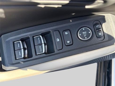 Used 2023 Honda Accord EX-L image 5