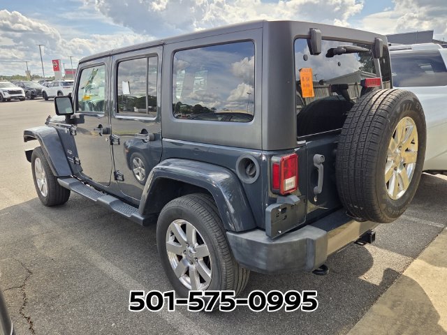 Used 2018 Jeep Wrangler Unlimited Sahara w/ Connectivity Group AWD/4WD image 2