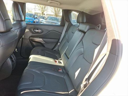 Certified 2021 Jeep Cherokee Latitude Lux w/ Comfort/Convenience Group image 20