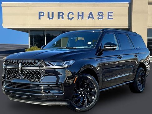 New 2026 Lincoln Navigator Reserve w/ Jet Appearance Package image 2