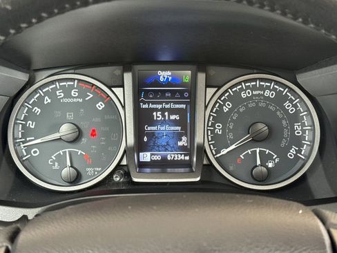 Used 2021 Toyota Tacoma TRD Off-Road w/ TRD Premium Off Road Package image 25