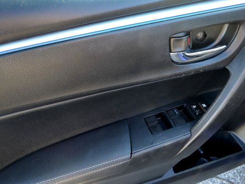 Used 2016 Toyota Corolla S Premium image 18