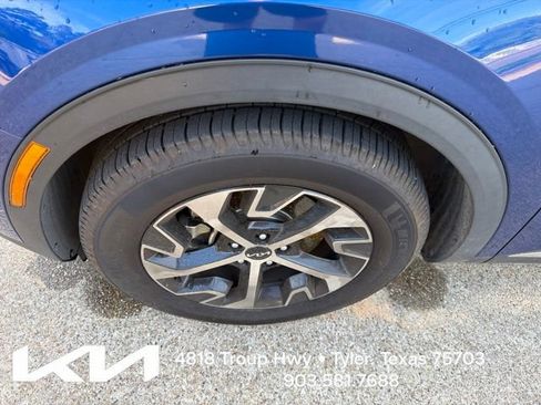 Certified 2024 Kia Sportage EX FWD image 4