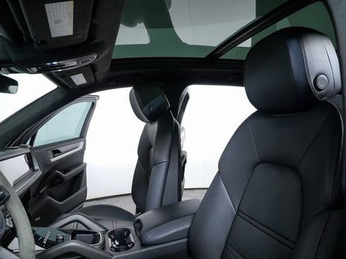 Certified 2025 Porsche Cayenne GTS image 5