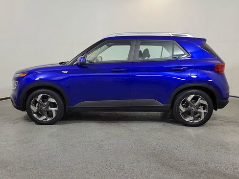 Used 2023 Hyundai Venue SEL FWD image 4