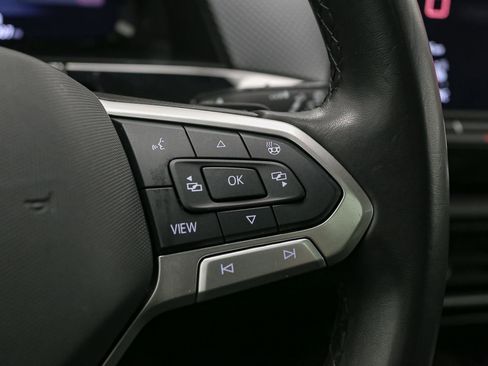 Used 2025 Volkswagen Atlas Cross Sport SEL R-Line image 40