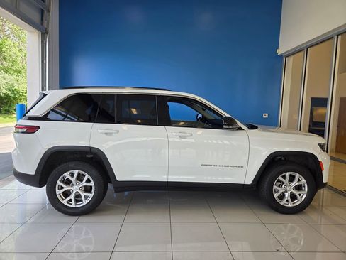Used 2023 Jeep Grand Cherokee Limited AWD/4WD image 5