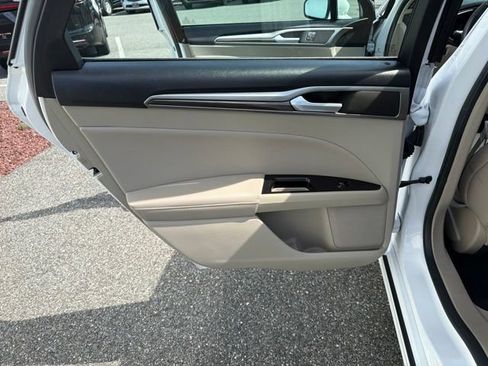 Used 2019 Ford Fusion SEL FWD image 13