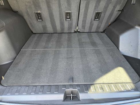 Used 2023 Chevrolet Equinox RS w/ RS Leather Package FWD image 30