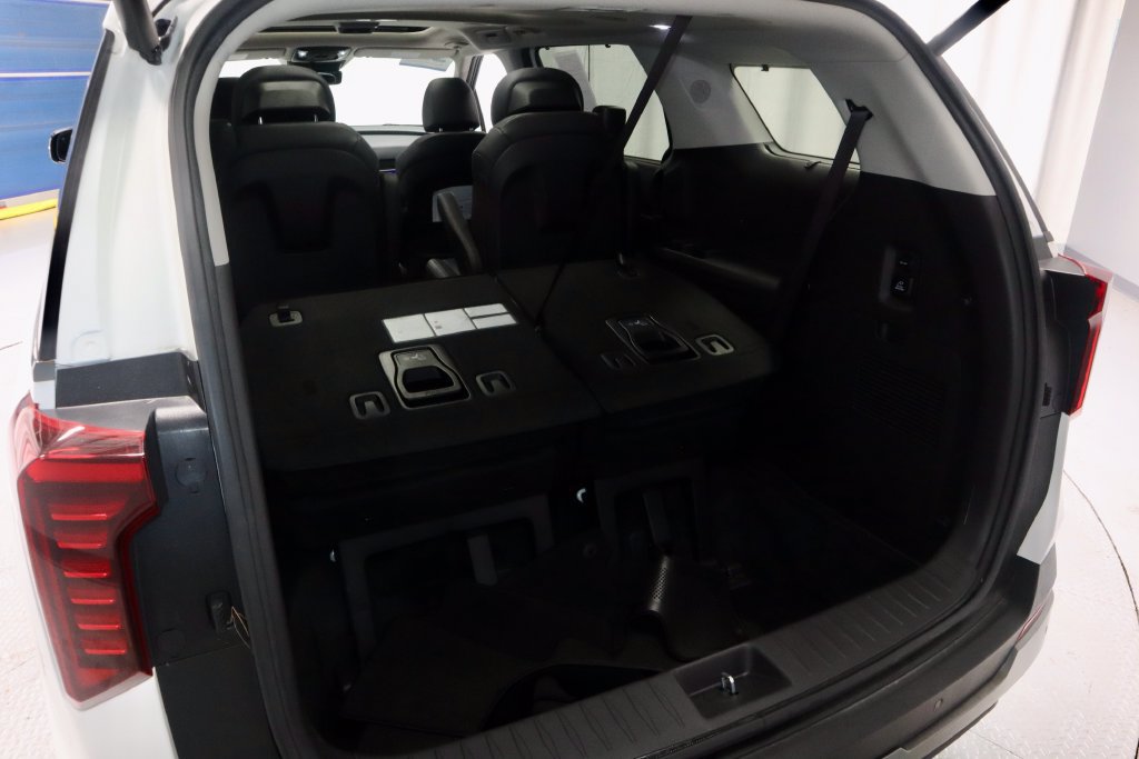 Used 2025 Kia Carnival SX Prestige FWD image 14