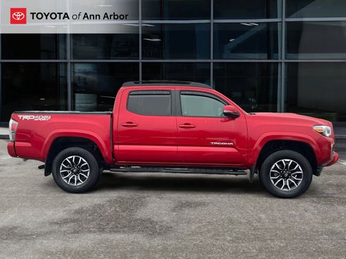 Used 2022 Toyota Tacoma TRD Sport image 10