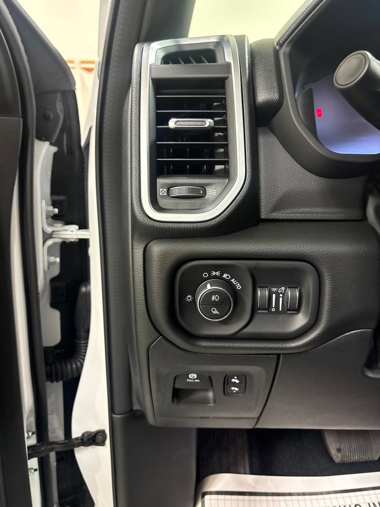 New 2026 RAM 1500 Big Horn AWD/4WD image 11