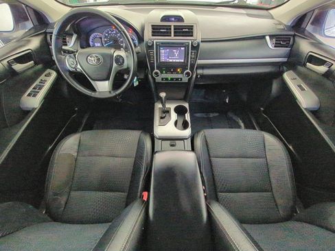 Used 2014 Toyota Camry SE FWD image 18