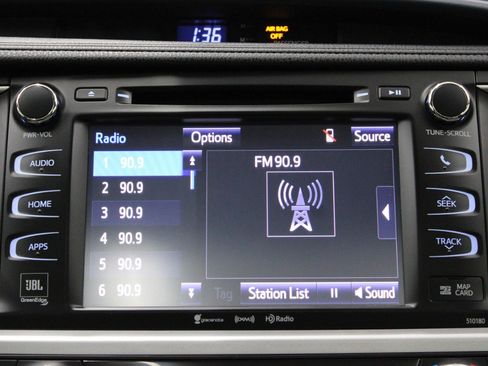 Used 2017 Toyota Highlander Limited Platinum image 31