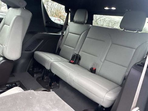 Used 2022 Chevrolet Tahoe Z71 w/ Luxury Package image 9