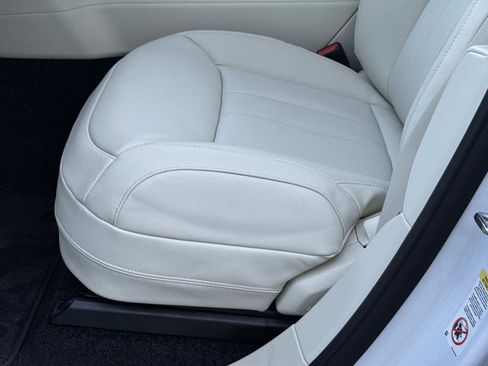 New 2026 Land Rover Range Rover Long Wheelbase SE image 21