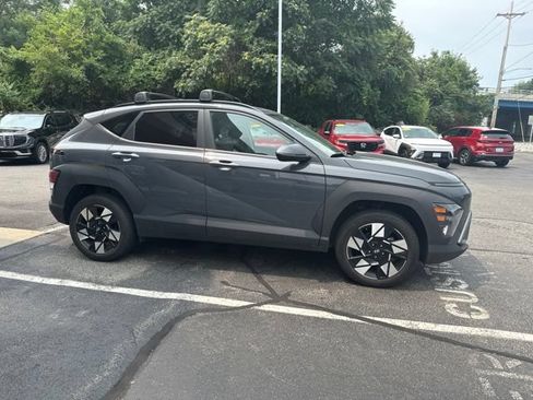 Used 2024 Hyundai Kona SEL AWD/4WD image 2