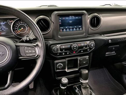Used 2022 Jeep Wrangler Unlimited Sport AWD/4WD image 7