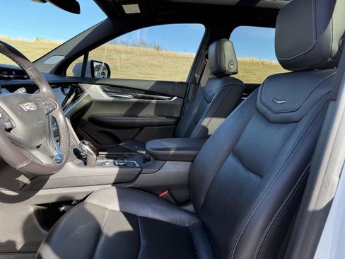 Certified 2021 Cadillac XT6 Premium Luxury image 10