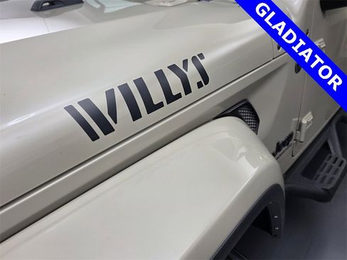 Used 2022 Jeep Gladiator Sport image 18