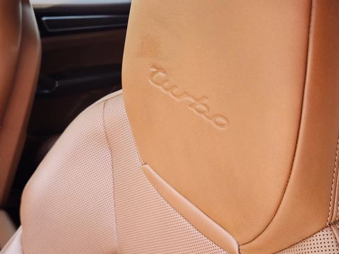 Used 2019 Porsche Cayenne Turbo image 14