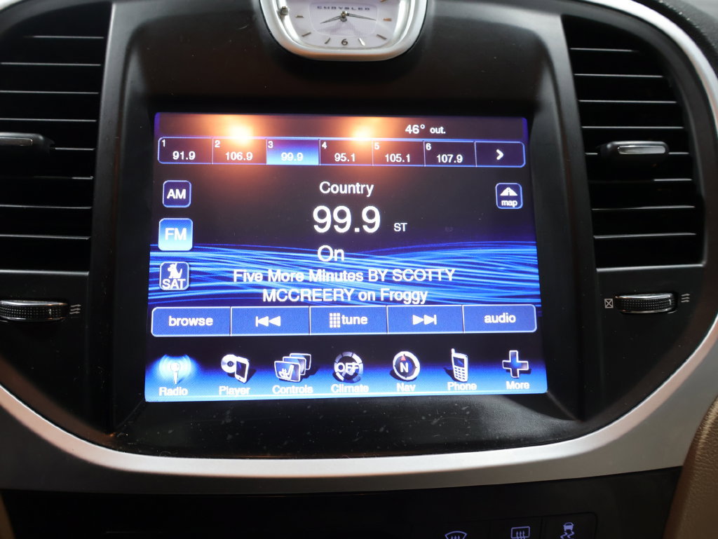 Used 2013 Chrysler 300 AWD w/ Driver Convenience Group image 26