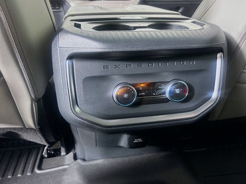 Used 2025 Ford Expedition Active RWD image 26