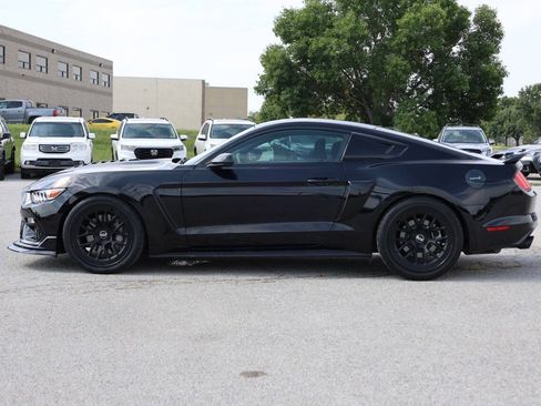 Used 2017 Ford Mustang GT RWD image 8