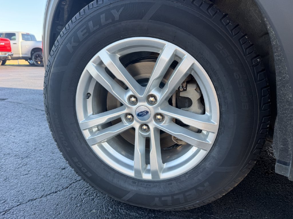 Used 2022 Ford Explorer XLT w/ Equipment Group 202A AWD/4WD image 41