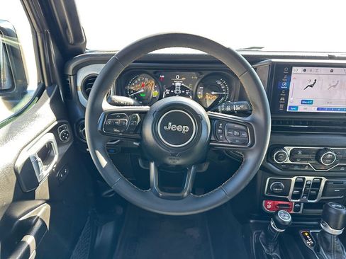 Used 2024 Jeep Wrangler Unlimited AWD/4WD image 14