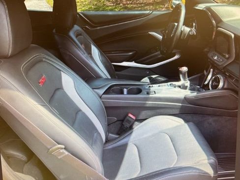 Used 2016 Chevrolet Camaro SS RWD image 5