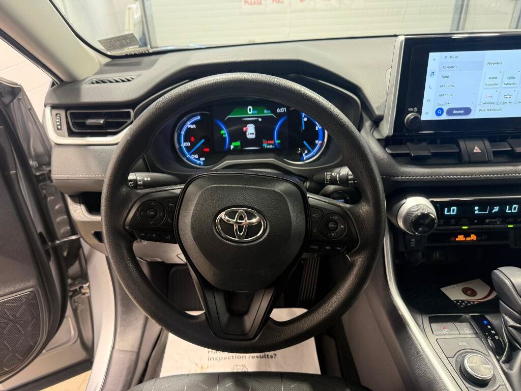 Used 2025 Toyota RAV4 XLE AWD/4WD image 26