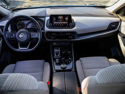 Used 2023 Nissan Rogue SV image 20