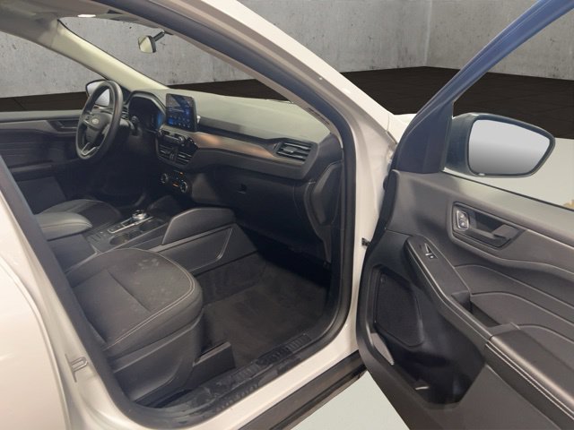 Certified 2025 Ford Escape Active AWD/4WD image 33