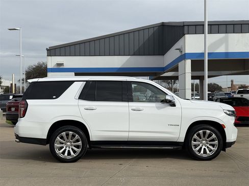 Used 2021 Chevrolet Tahoe Premier w/ Premium Package image 3