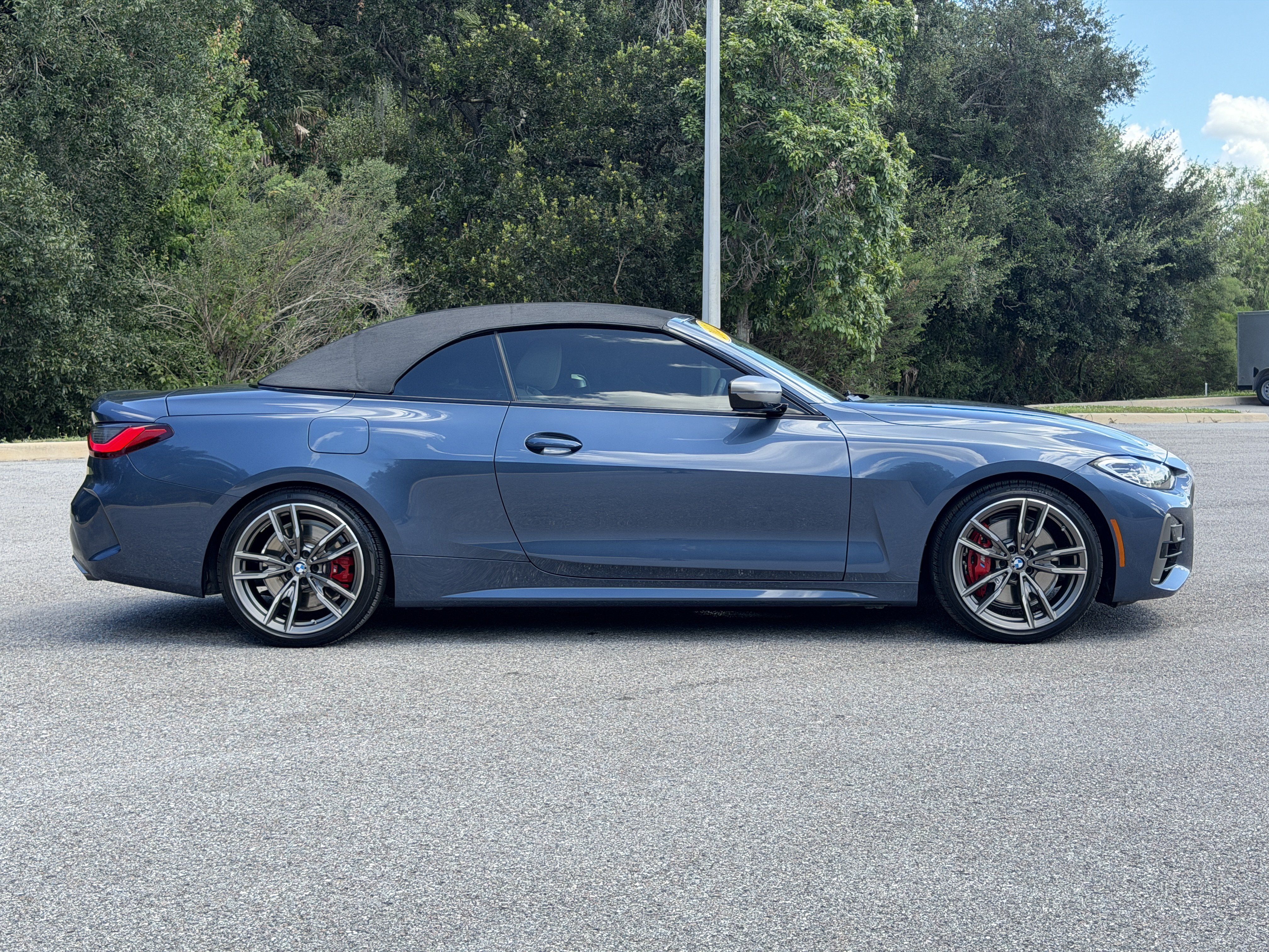 Used 2022 BMW M440i Convertible RWD image 11