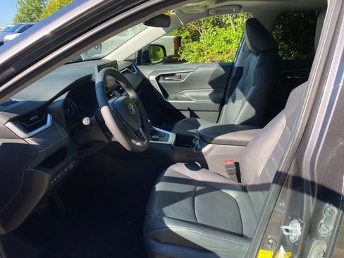 Used 2022 Toyota RAV4 XLE Premium AWD/4WD image 11