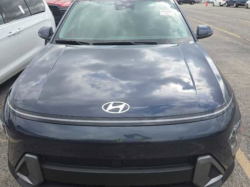 Used 2025 Hyundai Kona SEL image 2