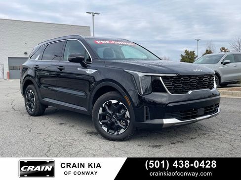 Used 2025 Kia Sorento S image 1