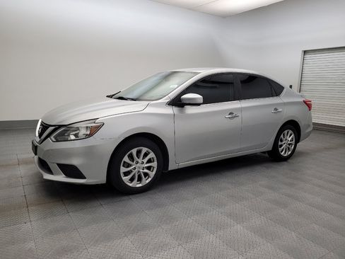Used 2019 Nissan Sentra SV image 2