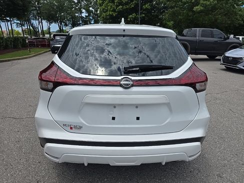 Certified 2025 Nissan Kicks Play S FWD image 7