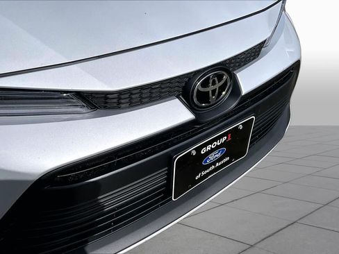 Used 2026 Toyota Corolla LE FWD image 30