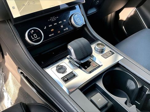 Certified 2025 Jaguar F-PACE R-Dynamic S AWD/4WD image 32