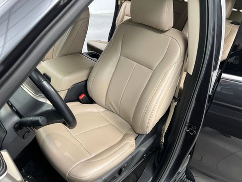 Used 2024 Ford Expedition Max XLT image 9