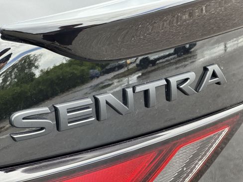 Used 2025 Nissan Sentra SR w/ Midnight Edition FWD image 19