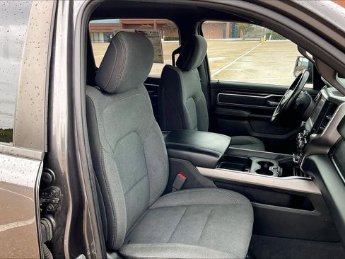 Used 2019 RAM 1500 Big Horn image 12