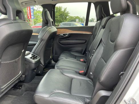 Used 2021 Volvo XC90 T5 Momentum AWD/4WD image 4