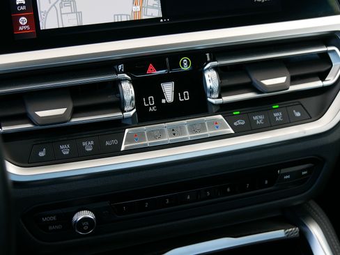 Used 2022 BMW 430i Coupe w/ M Sport Package RWD image 19