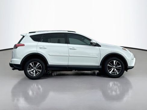 Used 2016 Toyota RAV4 XLE w/ Convenience Package AWD/4WD image 8